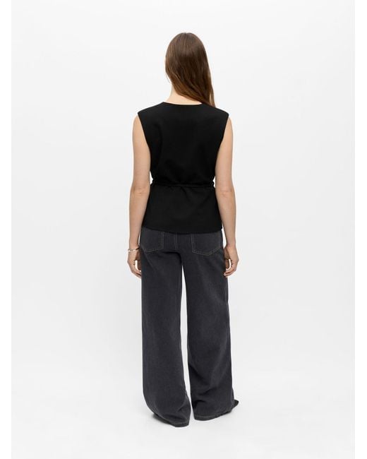 Object Black Weste