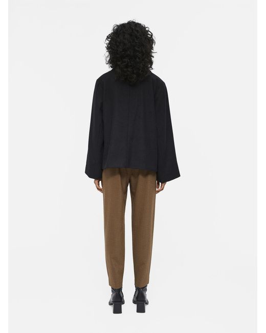 Object Black Jacke Keily