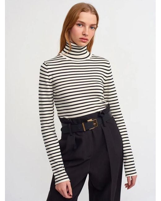 Dilvin White Pullover Pullover