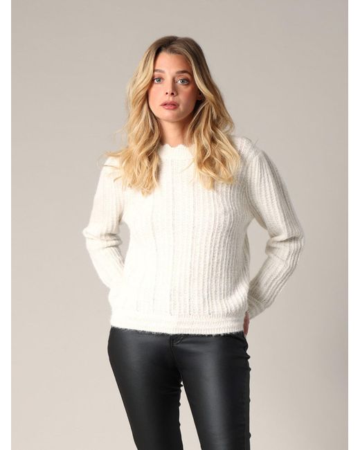 Deeluxe White Pullover Carty