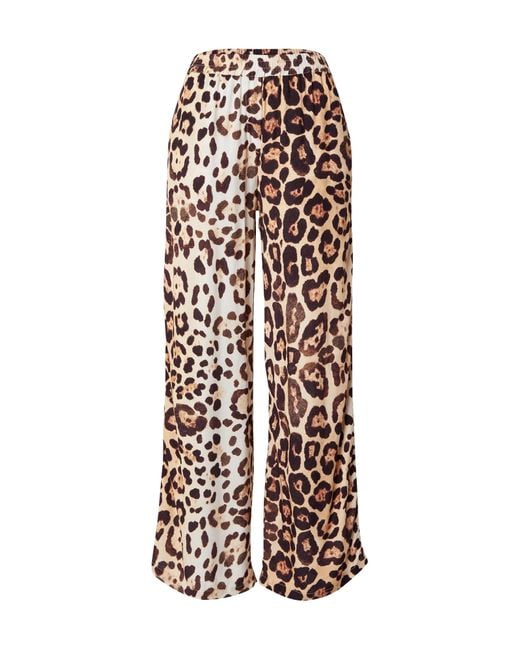Emily Van Den Bergh White Hose