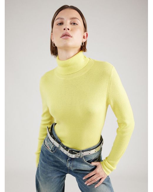 QS Yellow Pullover