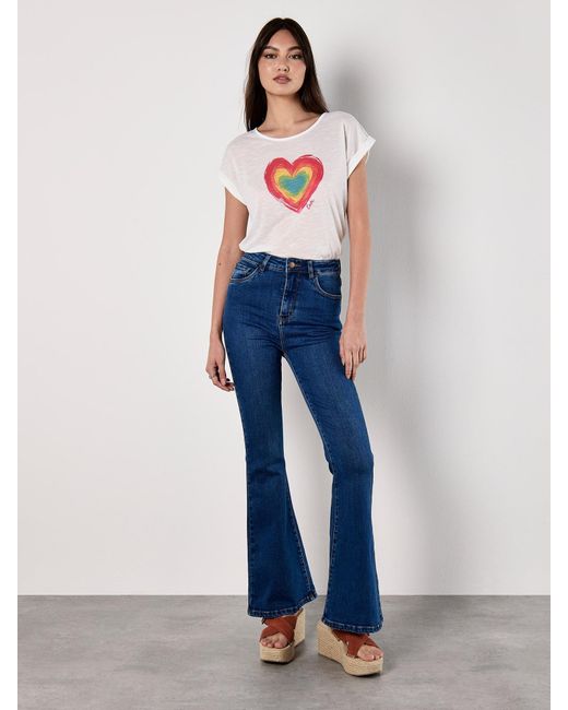 Apricot White Heart Print Graphic T-Shirt