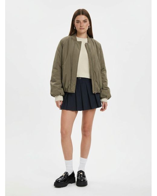 Studio Select White Pullover Sally