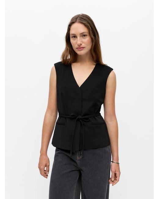 Object Black Weste