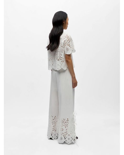 Object White Hose Objelena