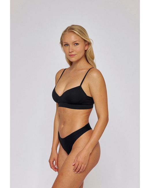 Snocks Black String