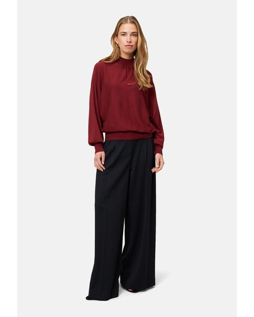 Zero Red Pullover
