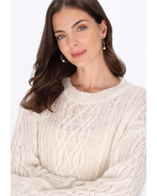 Usha White Pullover