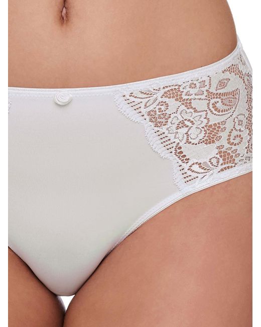 SUSA White Slip Latina