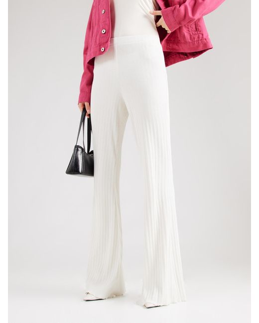 Oh April White Hose 'Lyle'