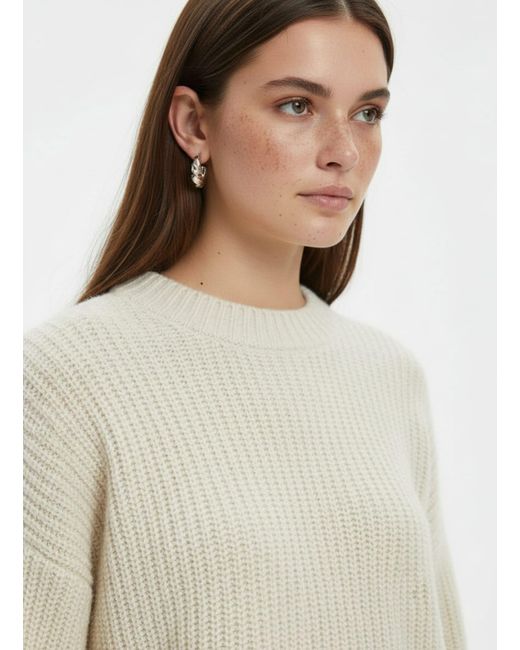Studio Select White Pullover Sally