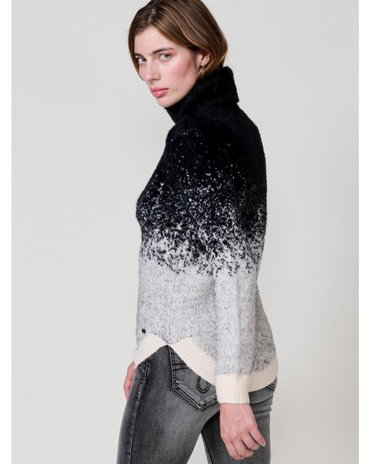 Koröshi Blue Pullover