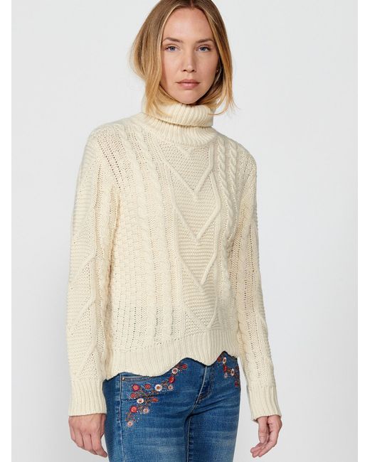 Koröshi White Pullover