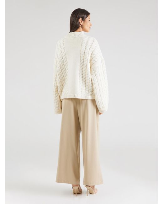 millane White Pullover