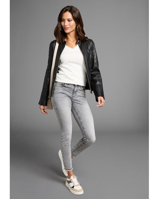 Laura Scott White Pullover