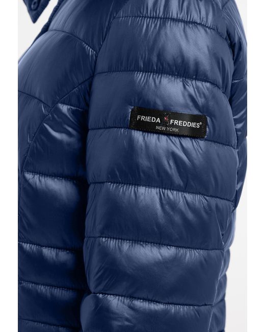 Frieda & Freddies Blue Mantel Dalia 2