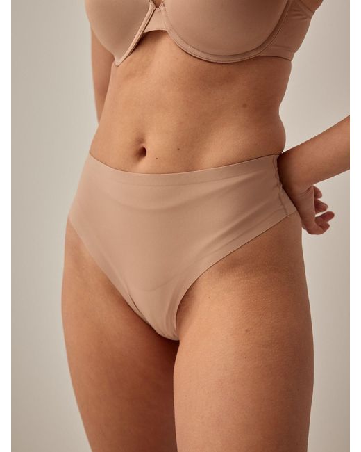Next White Shapingslip