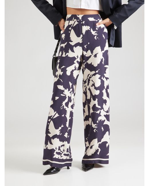 Comma, White Hose