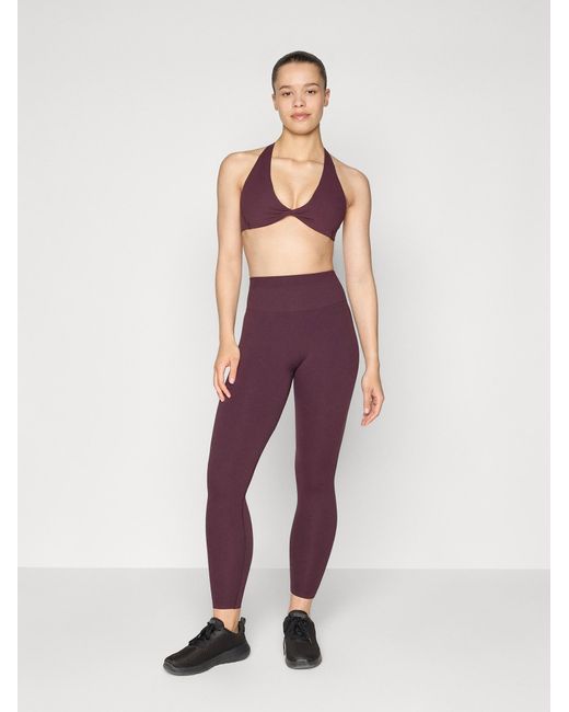Fabletics Purple Sporthose