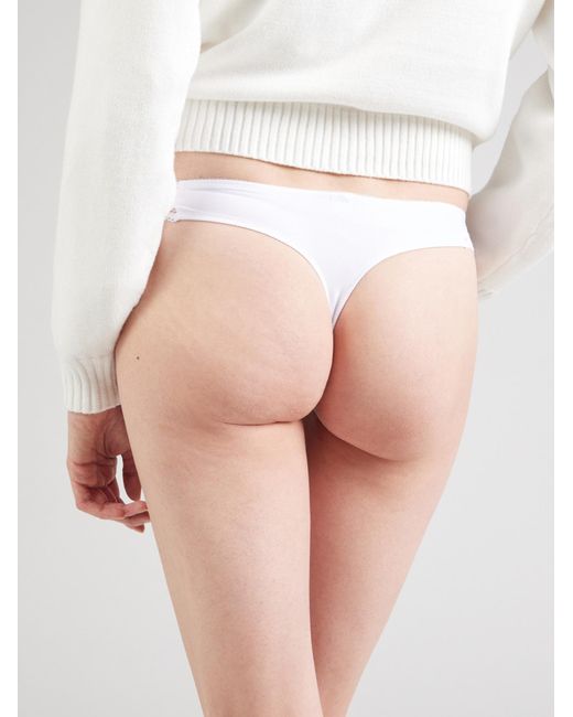 Triumph White String Amourette