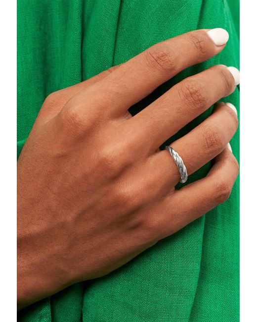 Stilnest White Ring