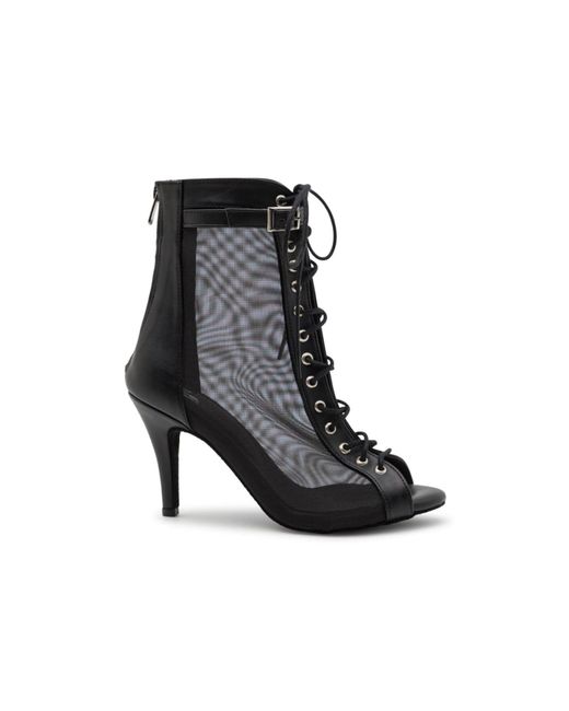 Dancing Queen Black Pumps