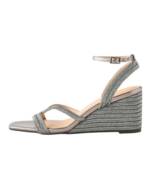 Next Metallic Pumps