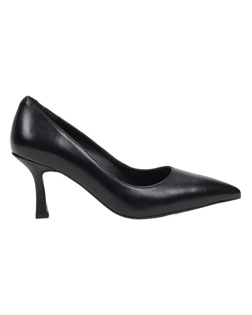 Desa Black Pumps