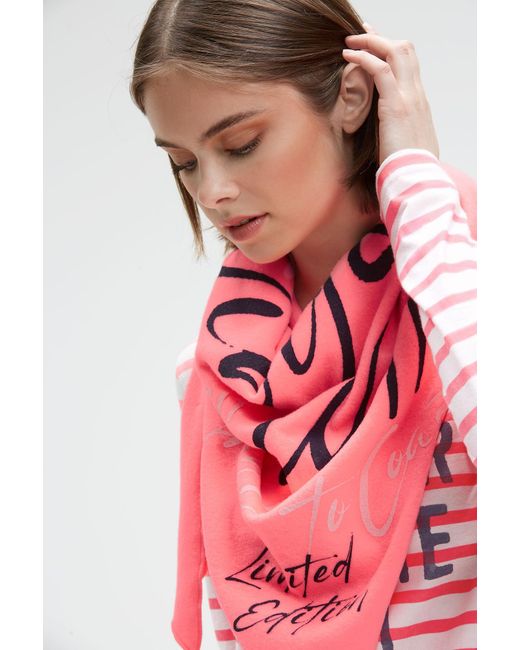 SOCCX Pink Tuch
