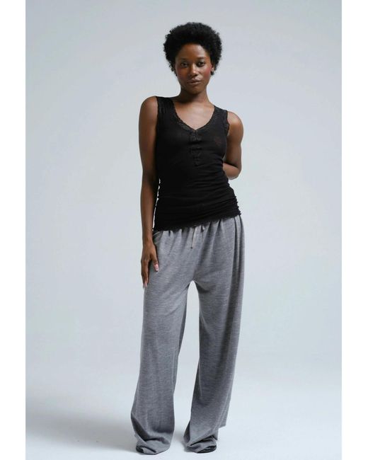 Seamless Basic Black Top