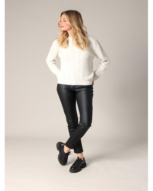 Deeluxe White Pullover Carty