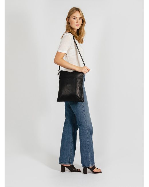 Still Nordic Black Messenger