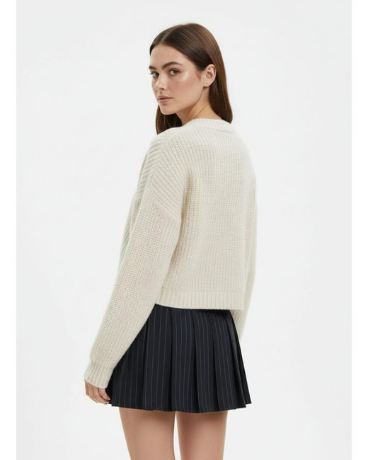 Studio Select White Pullover Sally