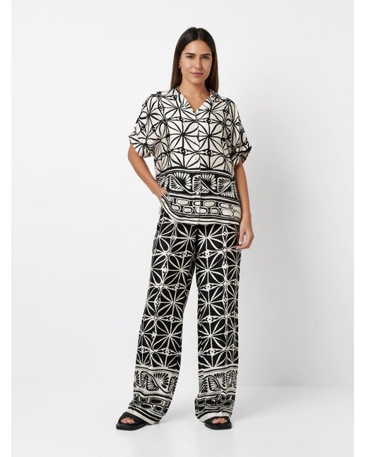Toni White Bluse