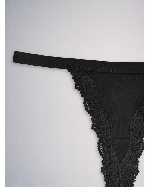 The Set Black String