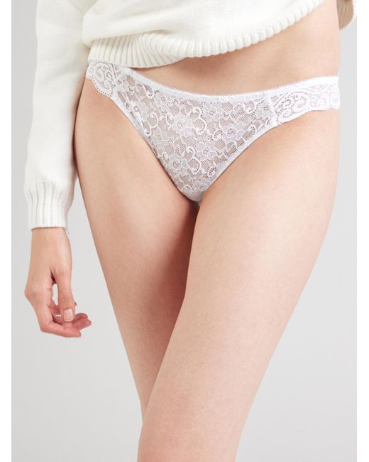 Triumph White String Amourette