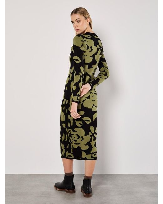 Apricot Green Strickkleid