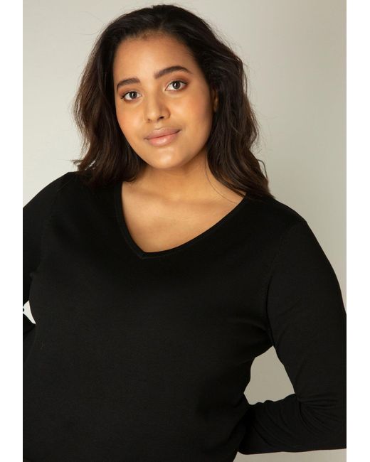 Base Level Curvy Black Pullover
