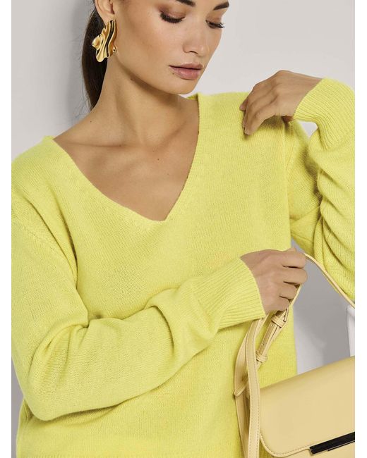 Madeleine Yellow Pullover