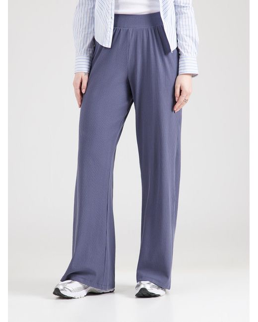 Studio Select Blue Hose Sofia
