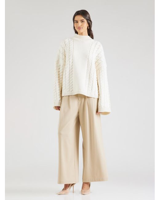 millane White Pullover