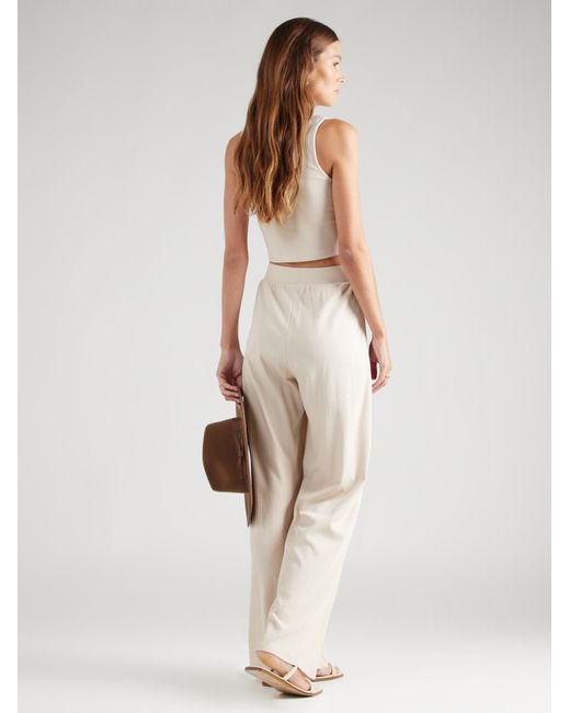 Studio Select White Hose Sofia