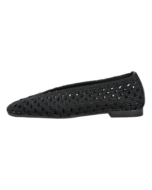 Pavement Black Ballerina