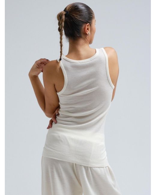 Seamless Basic White Top Isa