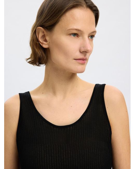 SELECTED Black Stricktop