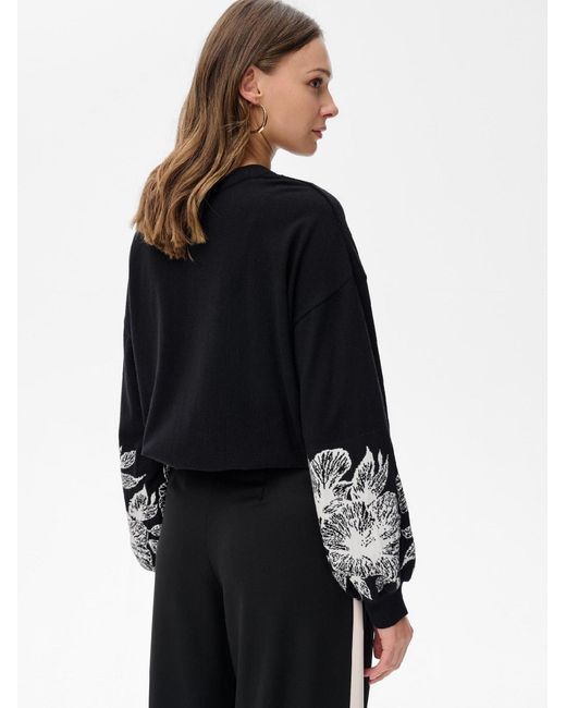 Blue Shadow Black Pullover