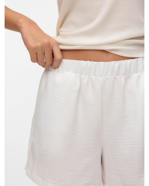Vero Moda White Shorts 'Vmmelaney'