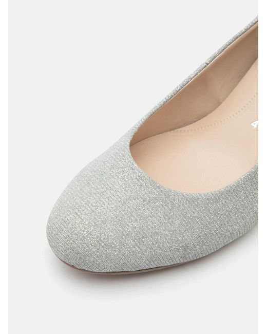 Gabor White Pumps