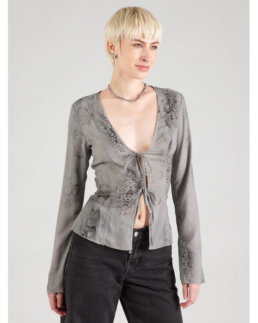 Weekday Gray Bluse Scorpio